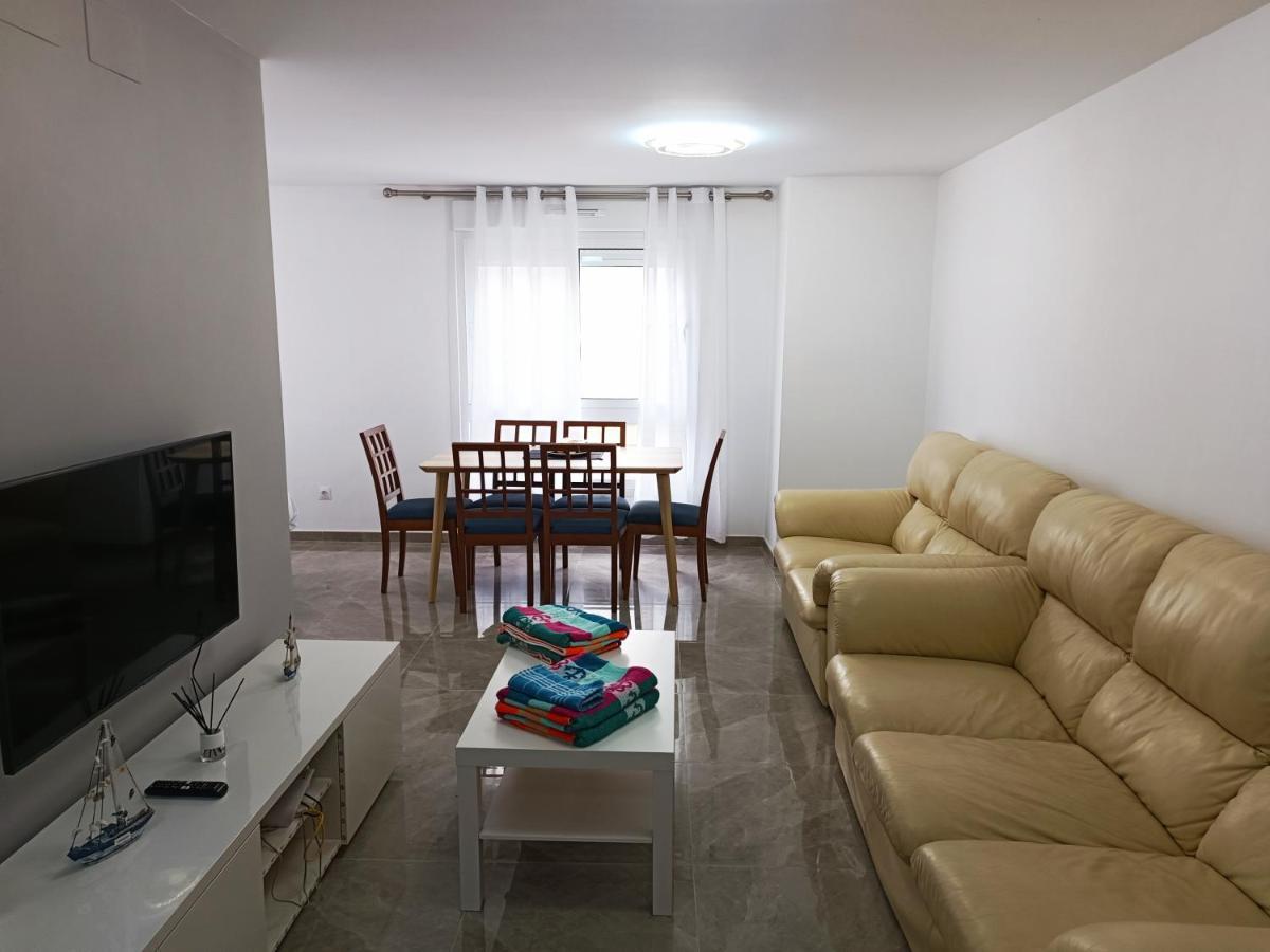 Baj - Apartamentos En Playa Bajondillo, توريمولينوس المظهر الخارجي الصورة