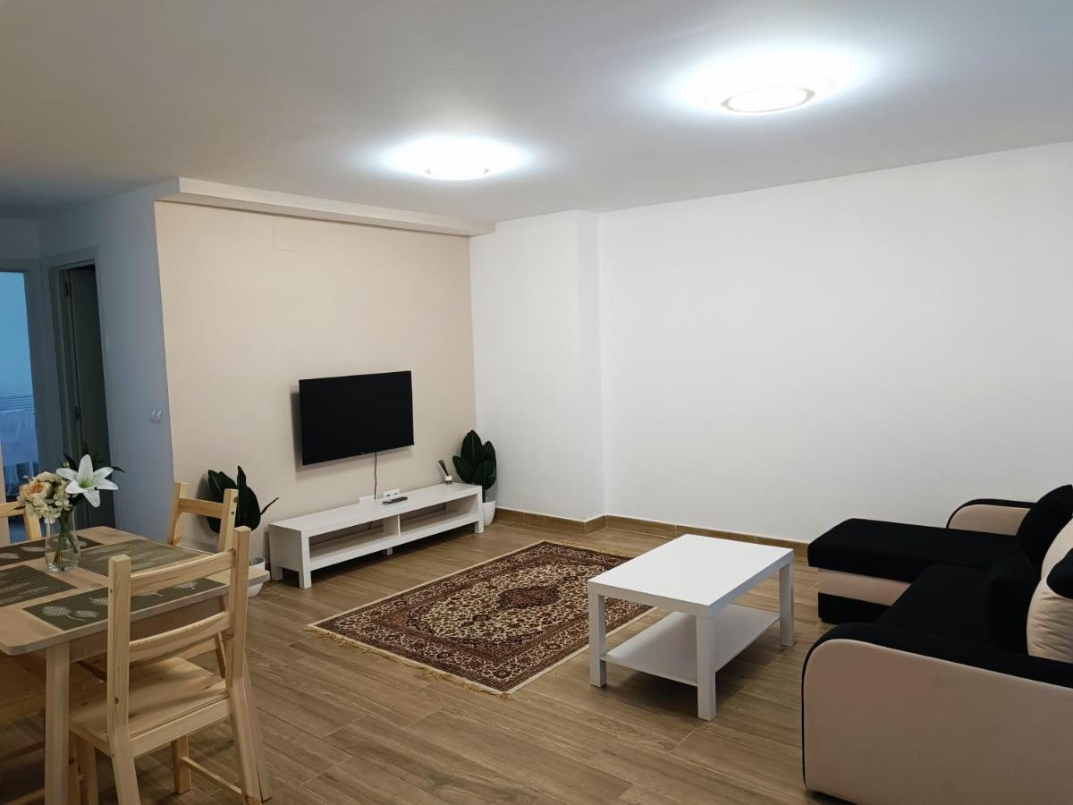 Baj - Apartamentos En Playa Bajondillo, توريمولينوس المظهر الخارجي الصورة